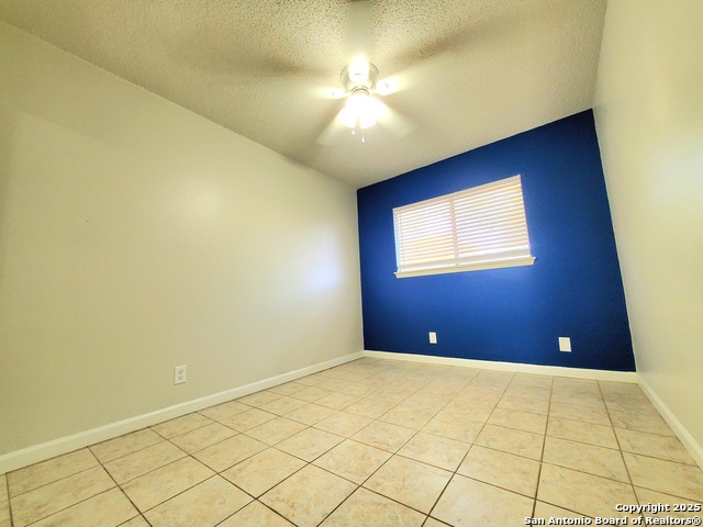 Listing photo id 24 for 6206 Mesa Verde St