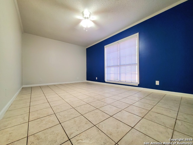 Listing photo id 30 for 6206 Mesa Verde St