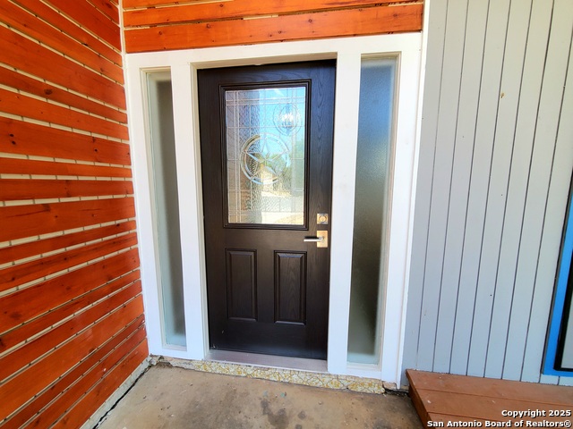 Listing photo id 7 for 6206 Mesa Verde St