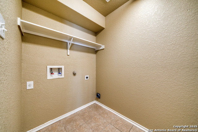 Image 8 of 23 For 407 Reba