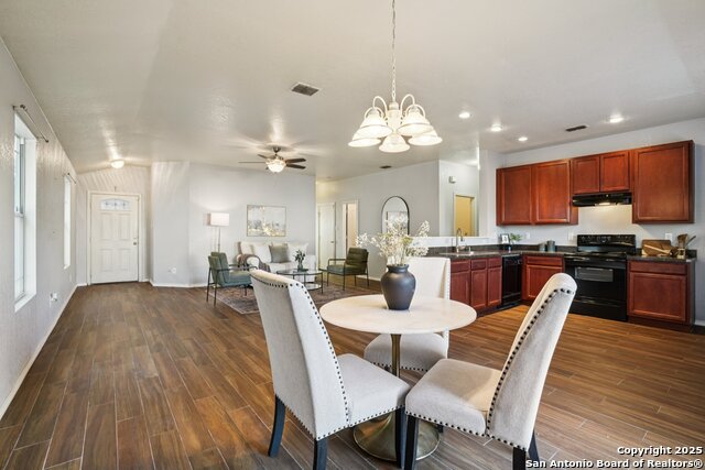 Image 10 of 27 For 4714 Dapple Dr