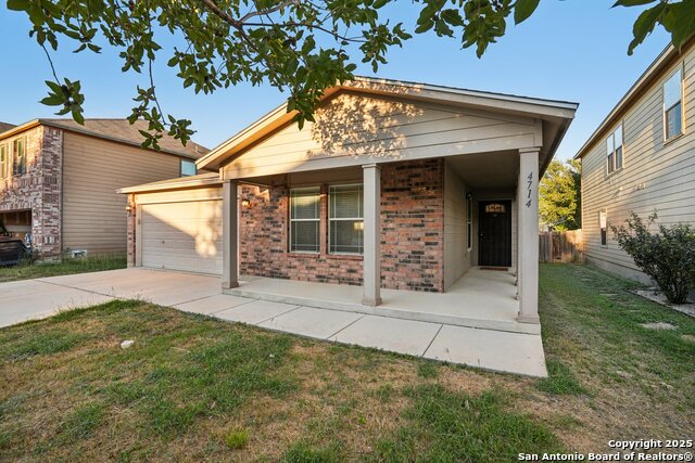 Image 2 of 27 For 4714 Dapple Dr