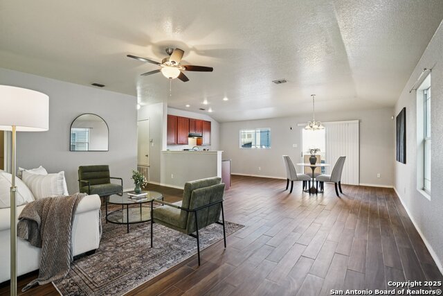 Image 5 of 27 For 4714 Dapple Dr