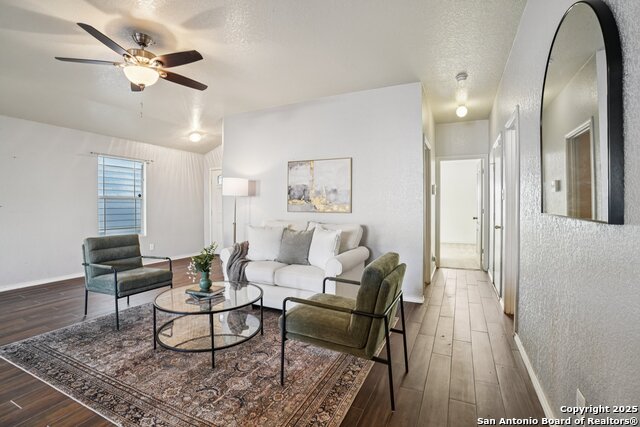 Image 7 of 27 For 4714 Dapple Dr