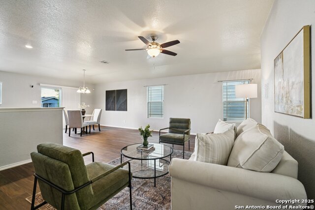 Image 8 of 27 For 4714 Dapple Dr