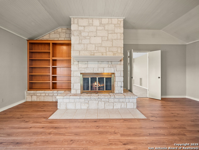 Listing photo id 8 for 126 Boardwalk Dr