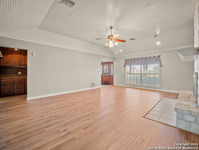 Listing photo id 9 for 126 Boardwalk Dr