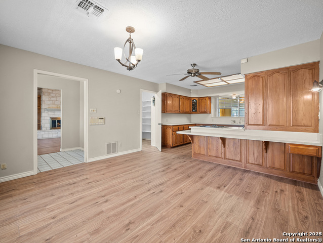 Listing photo id 12 for 126 Boardwalk Dr