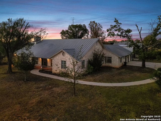 Listing photo id 1 for 126 Boardwalk Dr