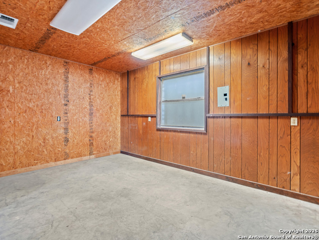 Listing photo id 38 for 126 Boardwalk Dr