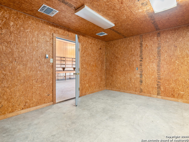 Listing photo id 39 for 126 Boardwalk Dr