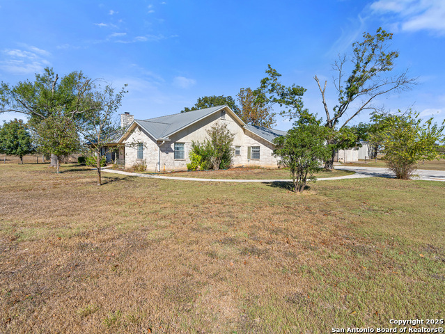 Listing photo id 3 for 126 Boardwalk Dr