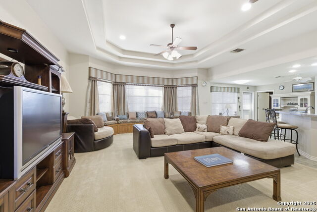 Listing photo id 10 for 212 Sunbelt Loop E