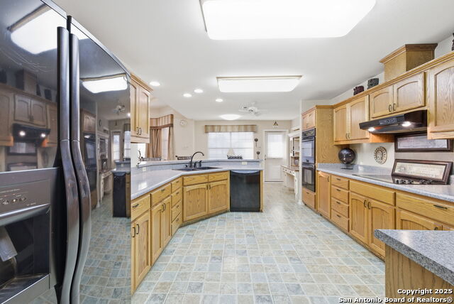 Listing photo id 17 for 212 Sunbelt Loop E