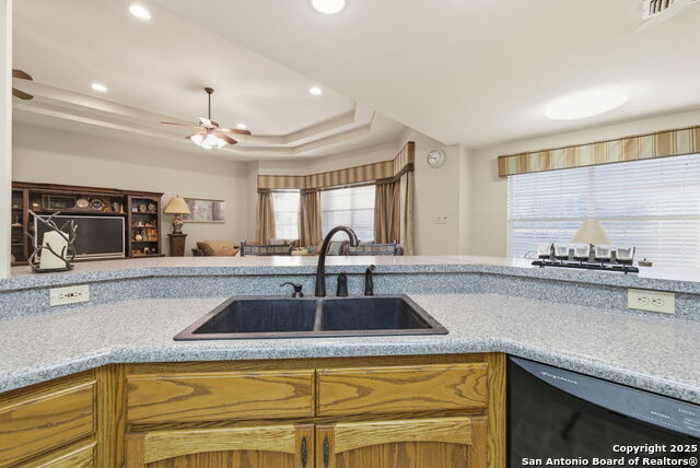 Listing photo id 20 for 212 Sunbelt Loop E