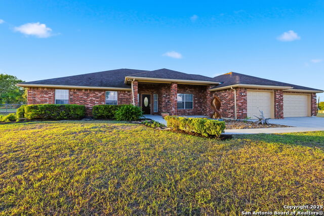 Listing photo id 2 for 212 Sunbelt Loop E