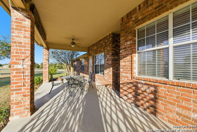 Listing photo id 47 for 212 Sunbelt Loop E