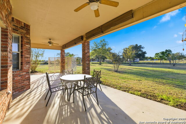 Listing photo id 49 for 212 Sunbelt Loop E