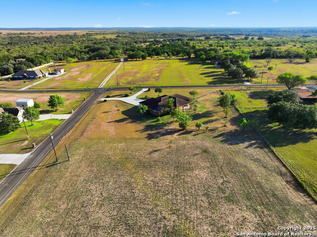 Listing photo id 51 for 212 Sunbelt Loop E