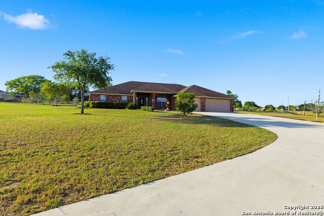 Listing photo id 54 for 212 Sunbelt Loop E