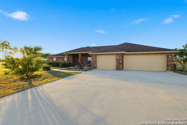 Listing photo id 55 for 212 Sunbelt Loop E