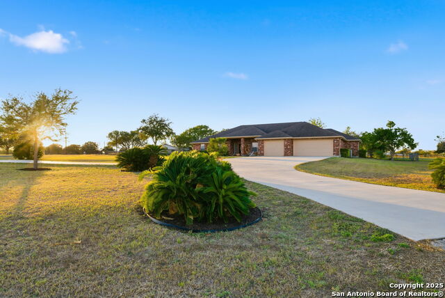 Listing photo id 56 for 212 Sunbelt Loop E