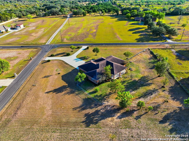 Listing photo id 57 for 212 Sunbelt Loop E