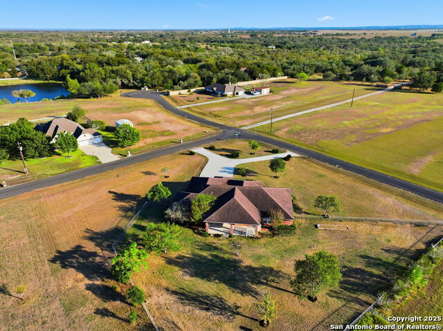 Listing photo id 58 for 212 Sunbelt Loop E