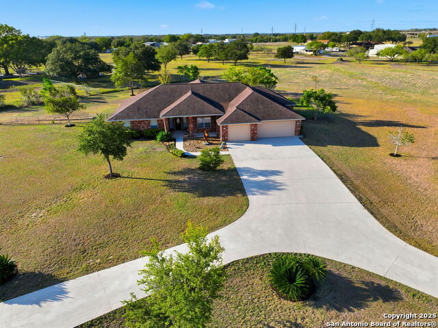 Listing photo id 61 for 212 Sunbelt Loop E