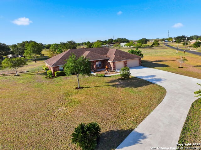 Listing photo id 63 for 212 Sunbelt Loop E