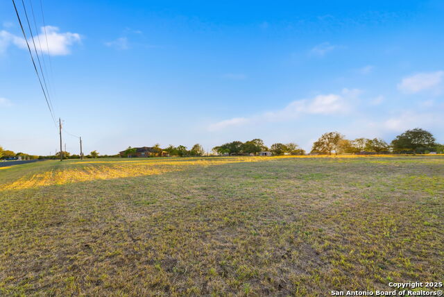 Listing photo id 64 for 212 Sunbelt Loop E