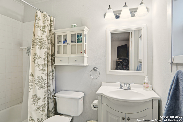 Image 13 of 16 For 551 Mayfield E