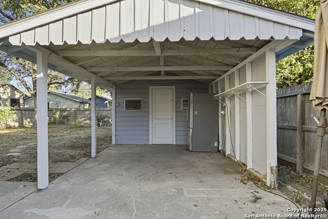 Image 14 of 16 For 551 Mayfield E