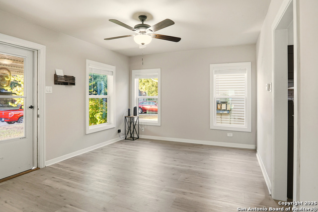 Image 4 of 16 For 551 Mayfield E