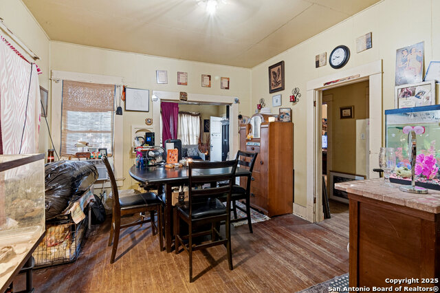 Listing photo id 10 for 603 Court E