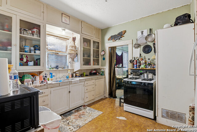 Listing photo id 12 for 603 Court E