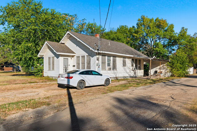 Listing photo id 2 for 603 Court E