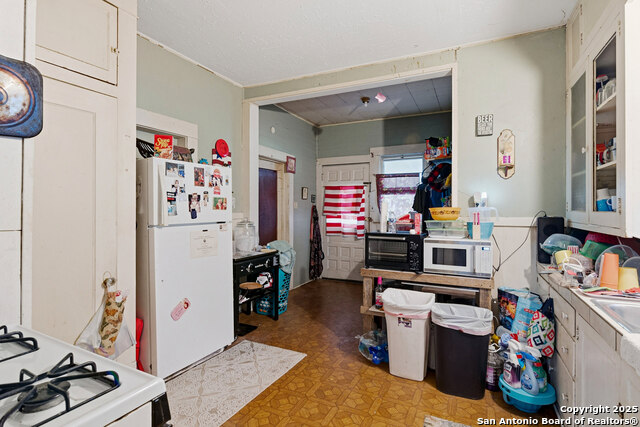 Listing photo id 5 for 603 Court E