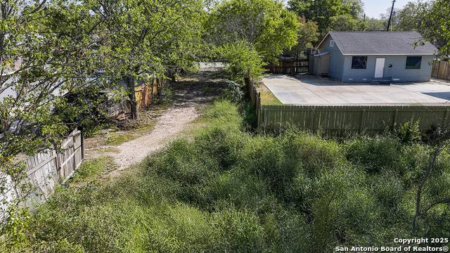 Image 10 of 17 For 823 Romero  