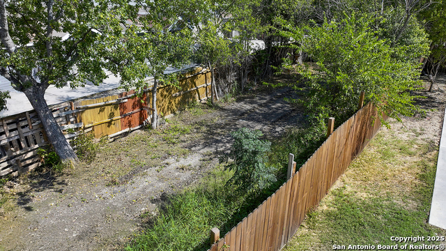 Image 11 of 17 For 823 Romero  