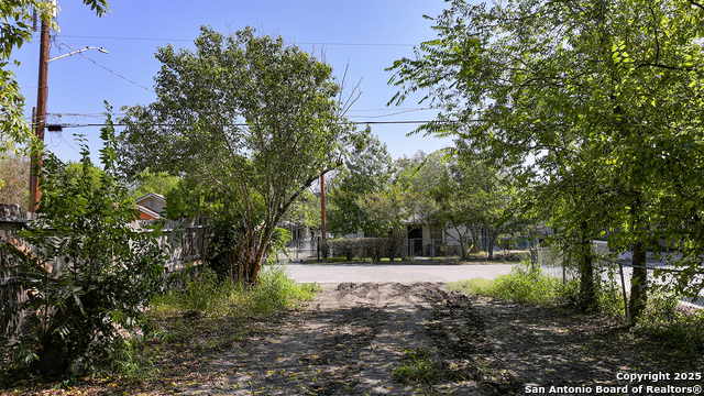 Image 12 of 17 For 823 Romero  