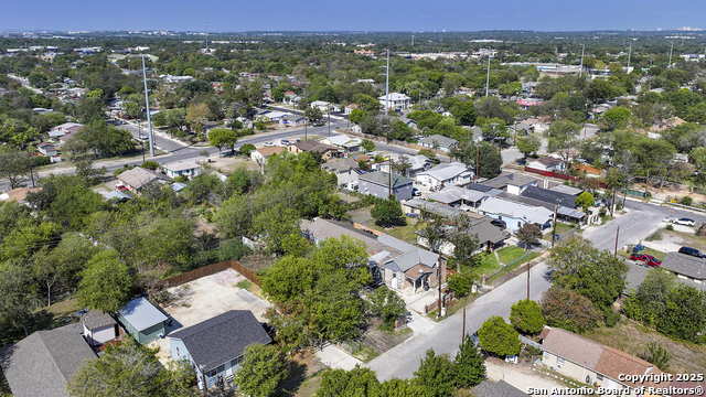 Image 5 of 17 For 823 Romero  