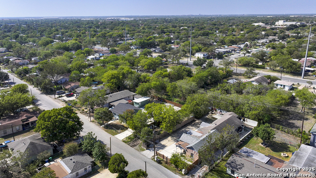 Image 7 of 17 For 823 Romero  