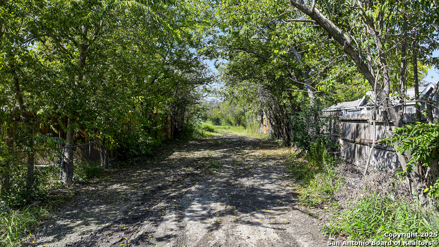 Image 9 of 17 For 823 Romero  