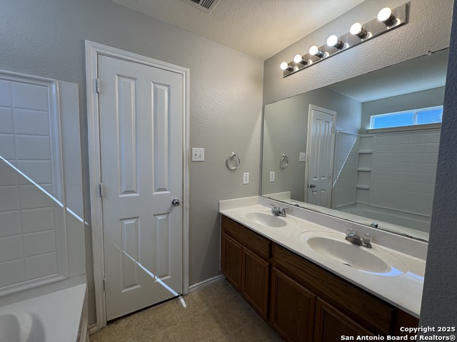 Image 17 of 28 For 4923 Celtic Corner