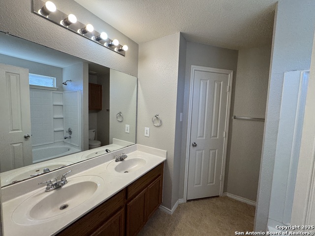 Image 21 of 28 For 4923 Celtic Corner