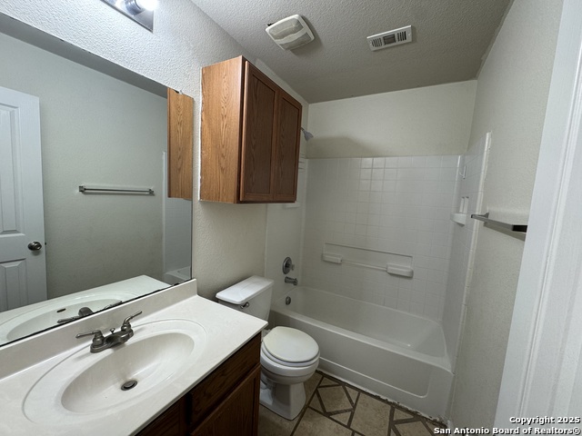 Image 6 of 28 For 4923 Celtic Corner