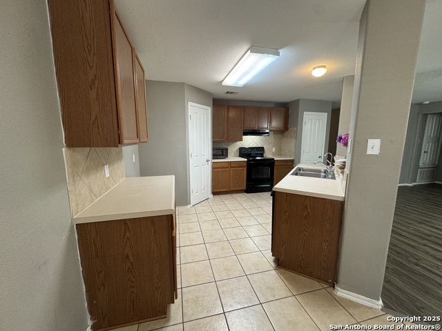 Image 9 of 28 For 4923 Celtic Corner