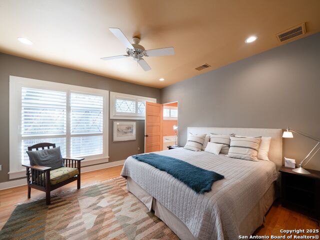 Listing photo id 23 for 725 Woodlawn Avenue E