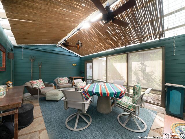 Listing photo id 45 for 725 Woodlawn Avenue E